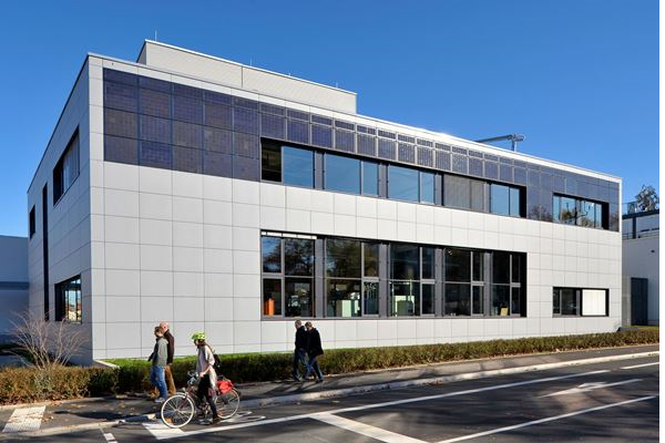 Fraunhofer ISE: Viel Solarstrom für stabile Versorgung - Si