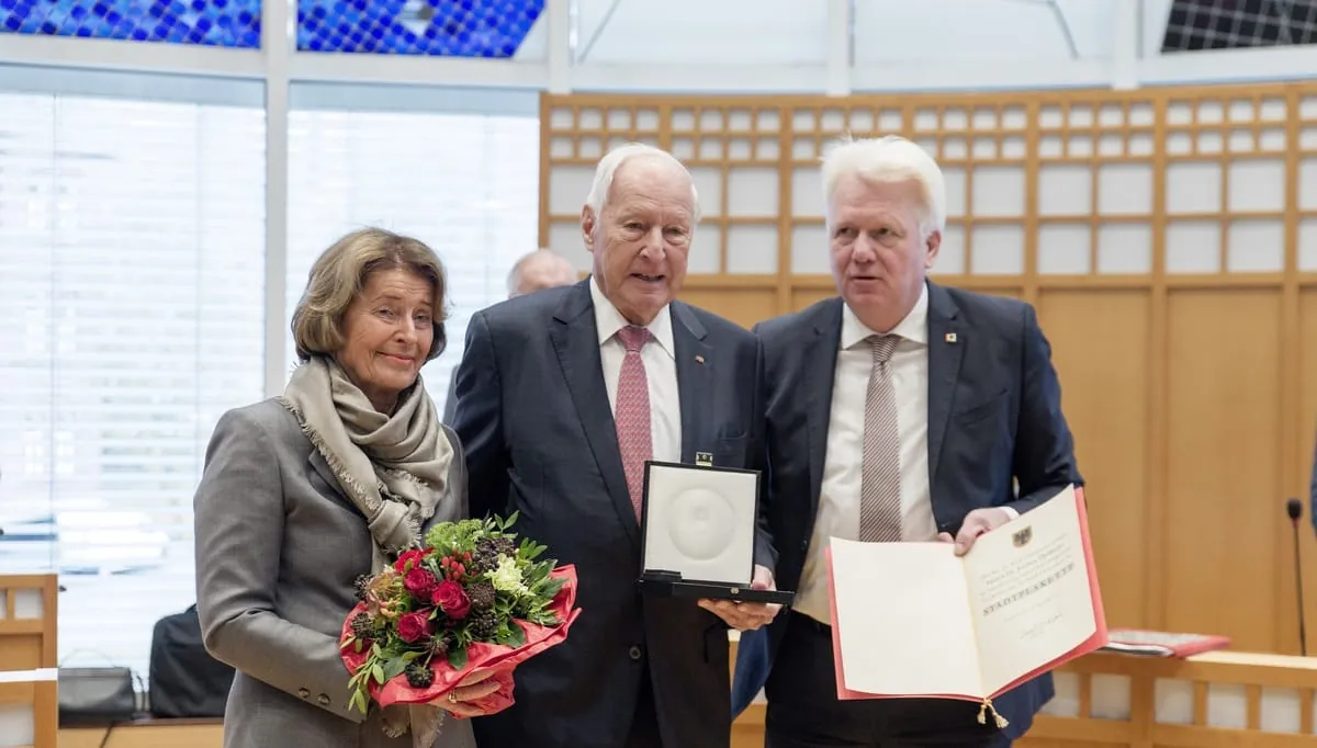 Dr. Jochen Opländer erhält Dortmunder Stadtplakette