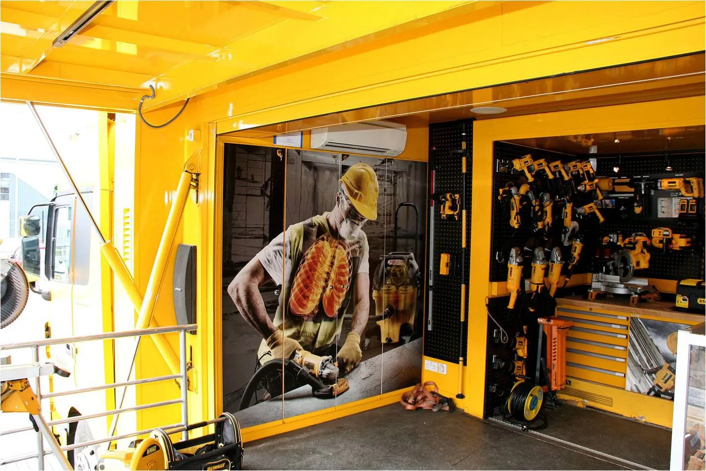 Dewalt geht auf Tournee