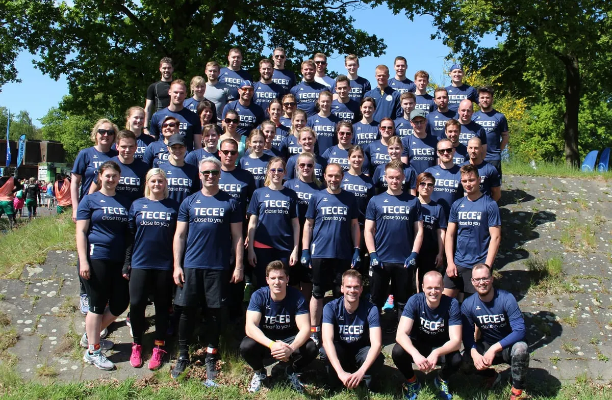 Mud Masters 2018: Teamwork bei Tece