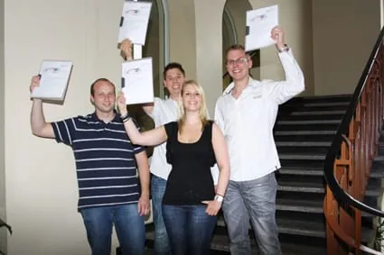 24 frischgebackene Betriebswirte des Handwerks