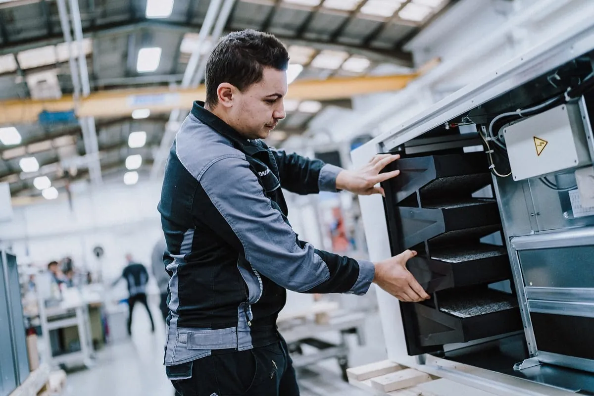 Luftreiniger für Schulen, Büros und Arztpraxen