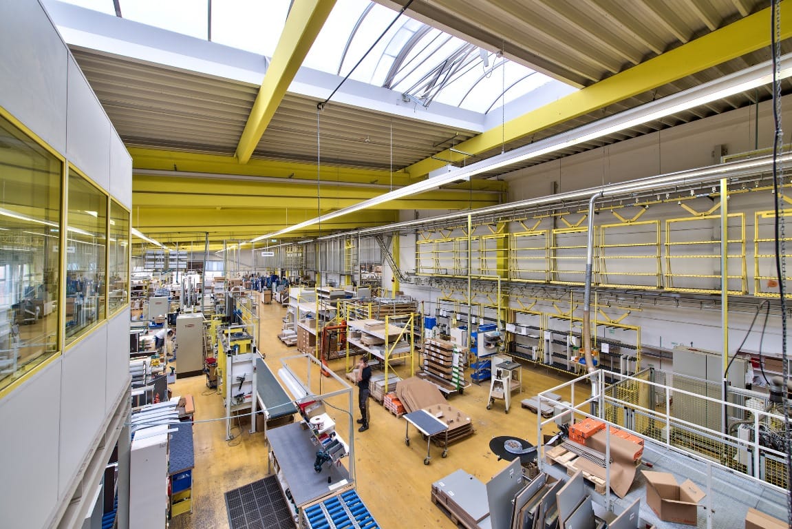 Möbelhersteller Sanipa investiert in Fertigungsanlagen Si