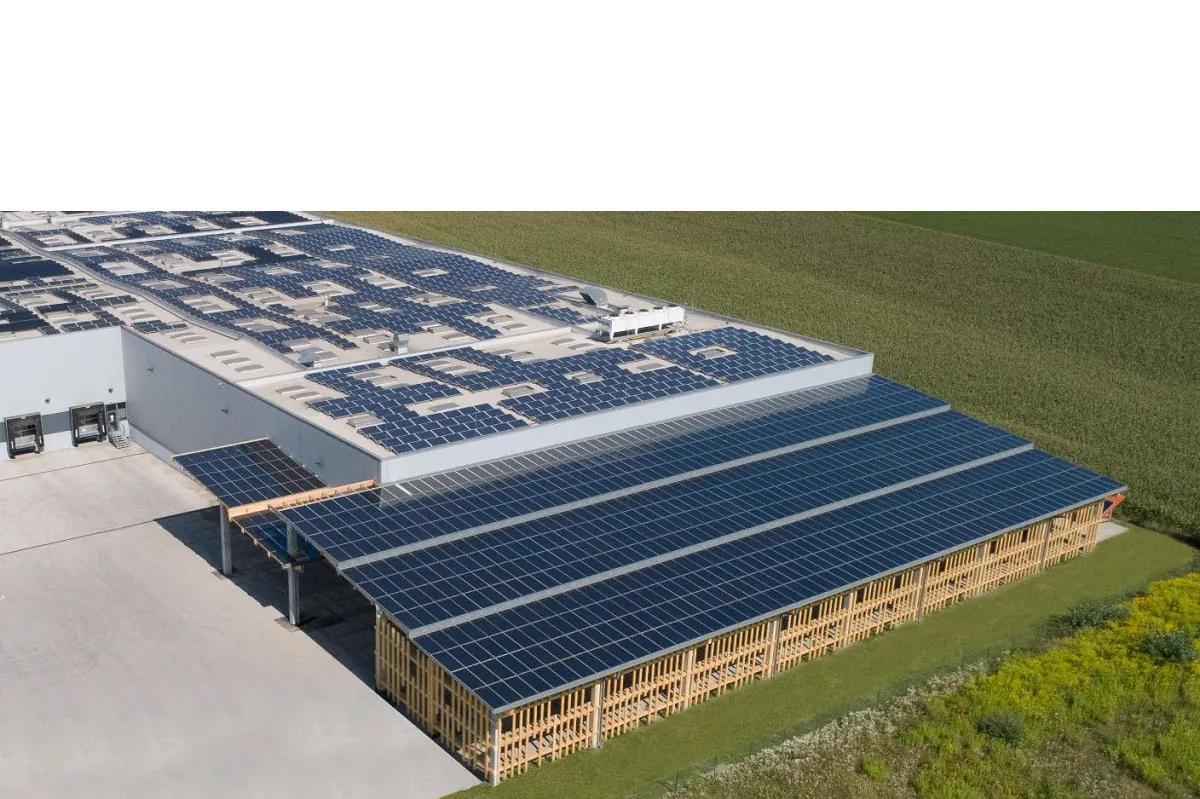 Sonnenkraft: Österreichs größtes Solarflugdach