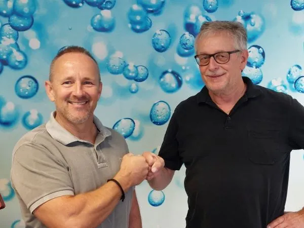 Schell verabschiedet sich von Wolfgang Elflein und begrüßt Alexander Geist