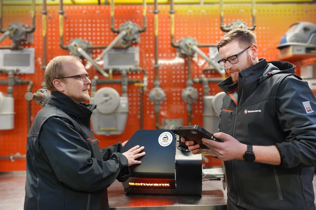 Industrie klimaneutral heizen mit Wasserstoff-Dunkelstrahlern