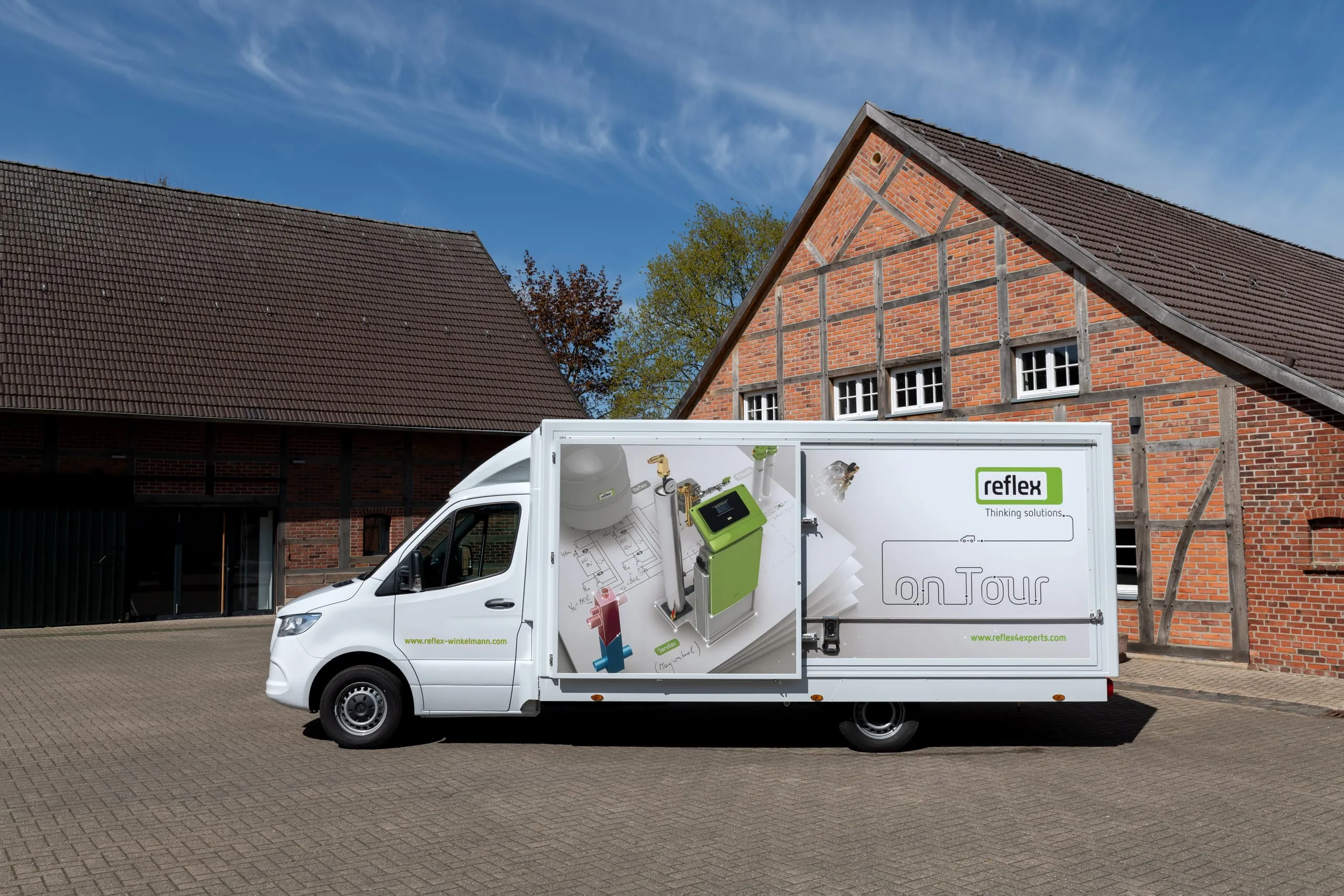 „Reflex on Tour“: Der Trainings-Truck Cube ist startklar