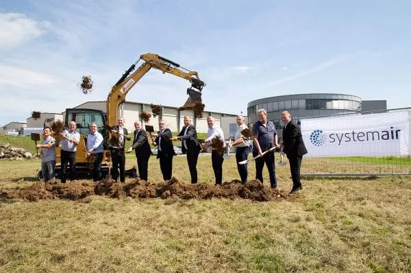 Neue Produktionshalle