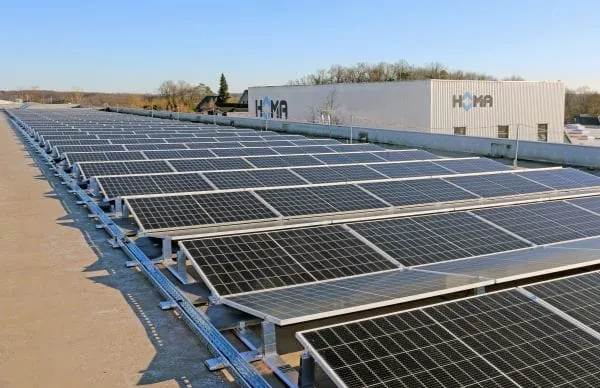 PV-Strom-Anlage auf dem Dach der Homa Pumpenfabrik