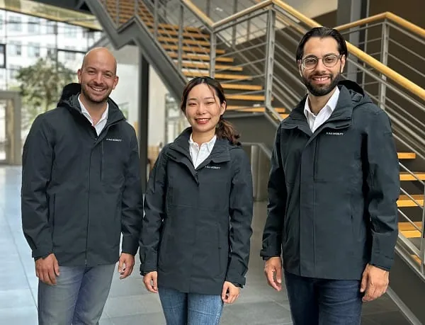 v.l.: Patrick Keller, Head of Sales, Fangyuan Hong, Exhibition Coordinator, Oliver Sch&auml;del, Project Manager, Partnerships & Sponsoring, IAA Mobility