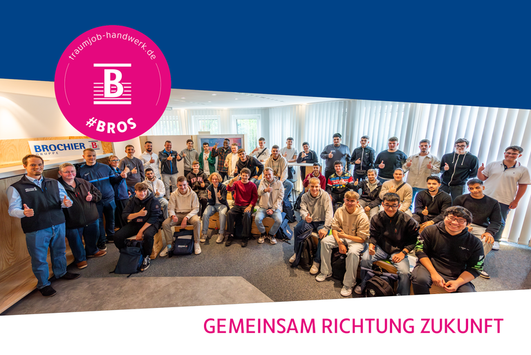 Die neuen Auszubildenden 2023 der Brochier Gruppe mit einigen ihrer Betreuer.