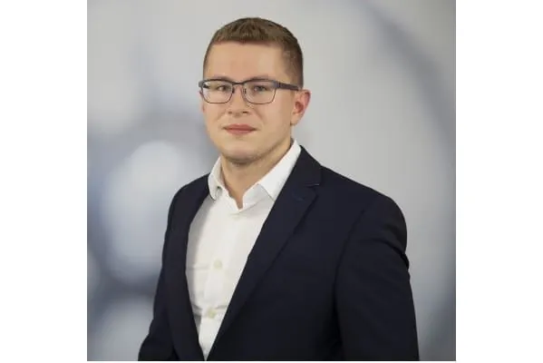 Maximilian Raab wechselte vom Innen- in den Außendienst für Kältetechnik.