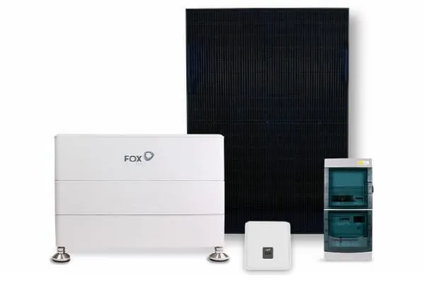 PV-Paket von Paradigma mit PV-Modul, Wechselrichter, PV-Easy-Box und Strombatterie