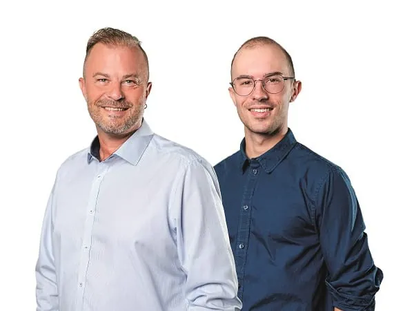 (v.l.) Sascha und Nico Bolliger sind ab sofort für den Armaturenhersteller Conti+ in der Schweiz tätig.