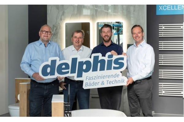 Freuen sich auf eine erfolgreiche Zusammenarbeit: Uwe Weitershagen (Geschäftsführer Mein BAD), Jörg Simon (Vorstand Nordwest), Mario Tröck (Geschäftsbereichsleiter Haustechnik Nordwest), Ralph Leimbach (Geschäftsführer Der Kreis Systemverbund Holding GmbH + Co. KG). (v. l.)