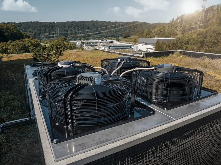 F&uuml;r das Retrofit bei ebm-papst wurden insgesamt 161 Anlagen ermittelt, bei denen einen Austausch der Ventilatoren in Frage kam, hier ein Bild aus Mulfingen.