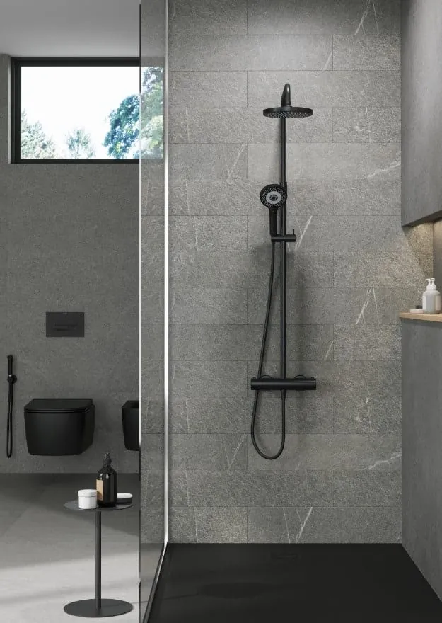 Die Kludi-Dive-Handbrausen gibt es in zwei Gr&ouml;&szlig;en und Oberfl&auml;chen: Dive S mit einem Brausekopf, der 117 mm im Durchmesser misst, Dive X mit einem 117 mm im Durchmesser gro&szlig;en Brausekopf.