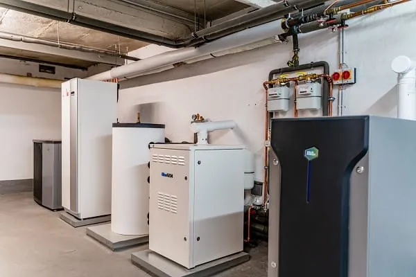 Blick hinter die Kulissen: Im Keller seines Betriebs hat Joachim Scheel diverse Vorf&uuml;hranlagen installiert.