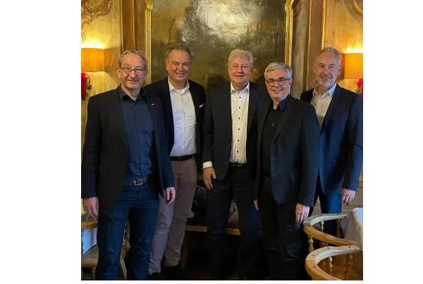 GHM und SHK Fachverb&auml;nde nach Vertragsunterzeichnung 