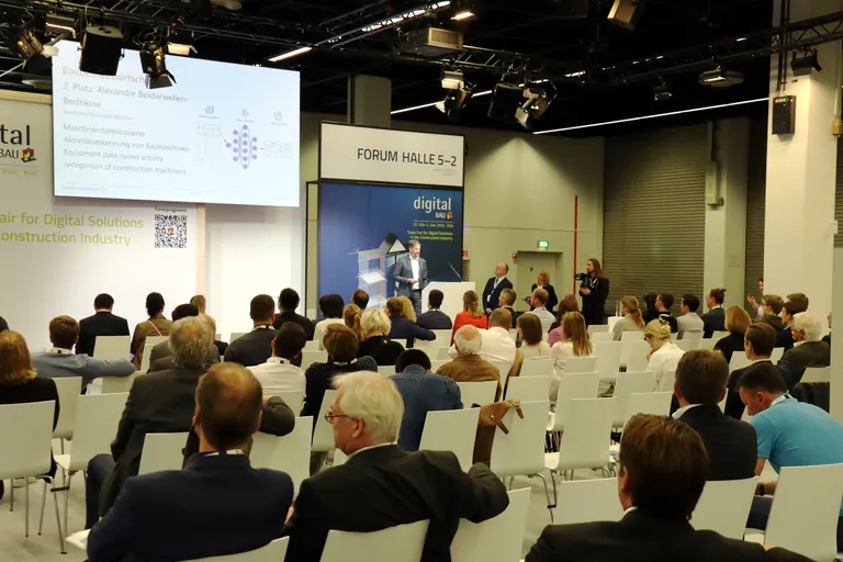 Im Wettbewerb „Auf IT gebaut - Bauberufe mit Zukunft“ werden seit über 20 Jahren die innovativsten und zugleich praxisnahen digitalen Lösungen des Baunachwuchses ausgezeichnet.