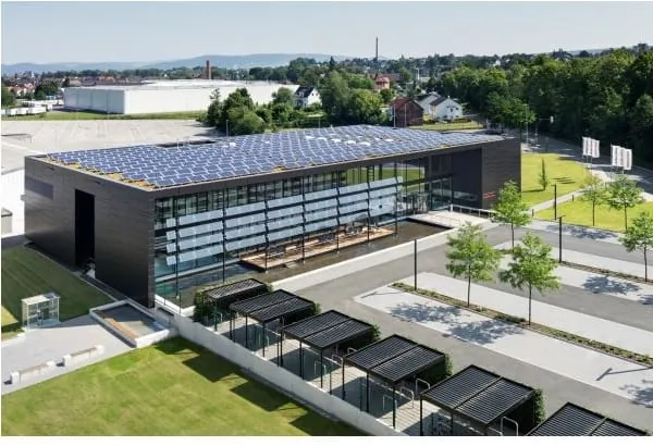 Drohende Kurzarbeit: Au&szlig;enansicht Hauptsitz Holzminden