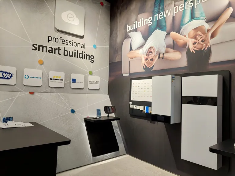 Der wibutler-Messestand auf der Light+Building 2024.