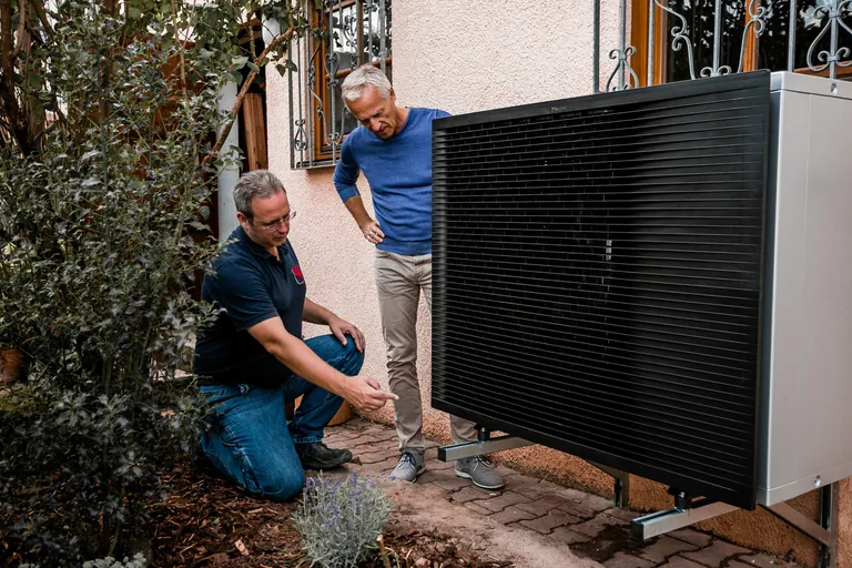 Der Daikin Energiebonus 2024 unterstützt Eigenheimbesitzer beim Heizungstausch mit einer modernen Daikin Wärmepumpe mit bis zu 1.500 Euro – zusätzlich zur staatlichen Förderung.