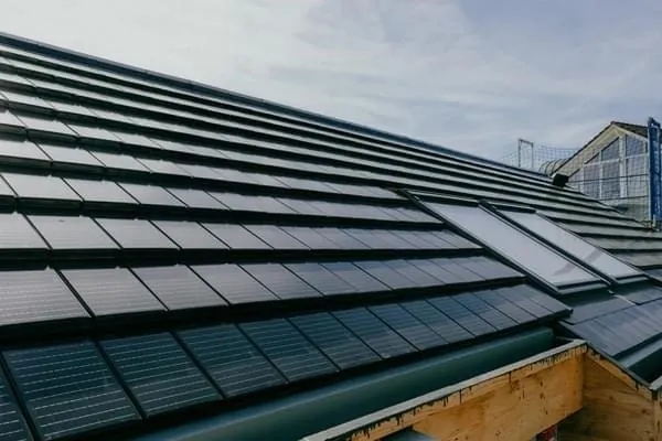 PV-Dach mit Solardachziegeln