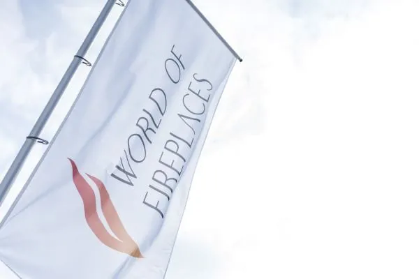 Fahne mit Logo World of Fireplaces