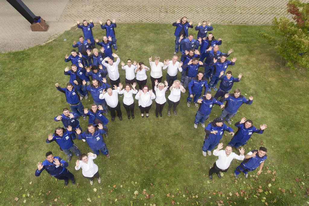 Die Haa&szlig; Haustechnik GmbH & Co. KG hat rund 50 Mitarbeiter in vier verschiedenen Abteilungen, davon sind etwa ein Viertel Auszubildende.