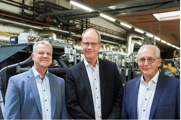 Freuen sich über erweiterte Kapazitäten am neuen Standort Bochum: Waterkotte Geschäftsführer Thomas Wazynski (Mitte) und die Geschäftsleiter Andreas Jung (links) und Claus-Rainer Fischer (rechts.)