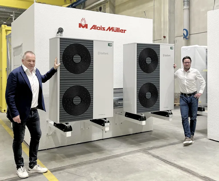 Andreas Müller (links) und Markus Schramm von der Alois Müller GmbH freuen sich über den Start der Energy Unit.
