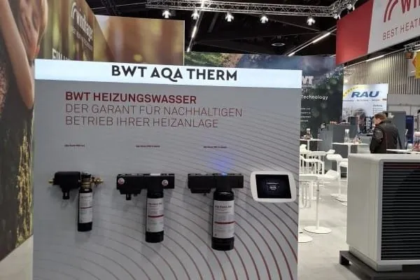 Messestand IFH/Intherm Windhager mit BWT-Heizungswasserbehandlung.