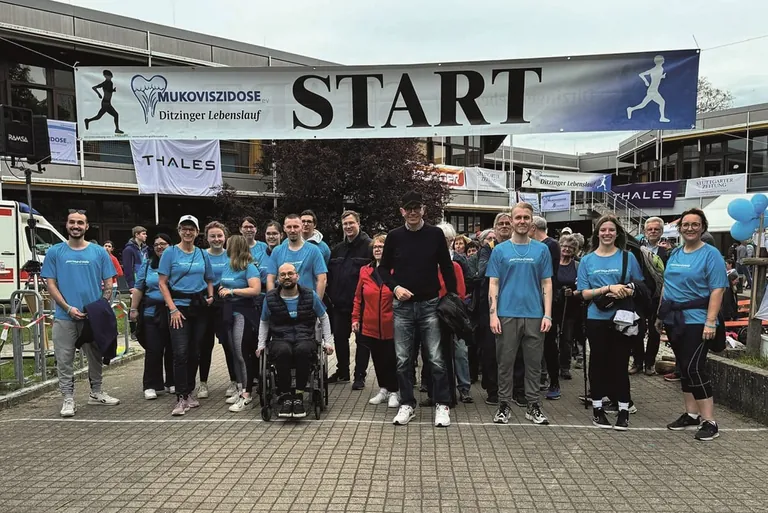 Auch dieses Jahr wieder am Start beim Ditzinger Lebenslauf: Die Lauffreudigen aus dem &bdquo;Team perma-trade Wassertechnik&ldquo; sammelten flei&szlig;ig &bdquo;Kilometergeld&ldquo; zugunsten des Mukoviszidose e. V.