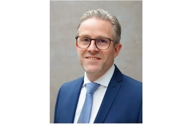 Kaut stellt Andreas Ramien als neuen Leiter der Fachabteilung f&uuml;r Kaltwasser- und Pr&auml;zisionsklimasysteme vor.