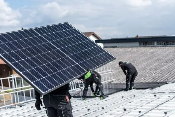 Photovoltaik-Installation durch Febesol. 