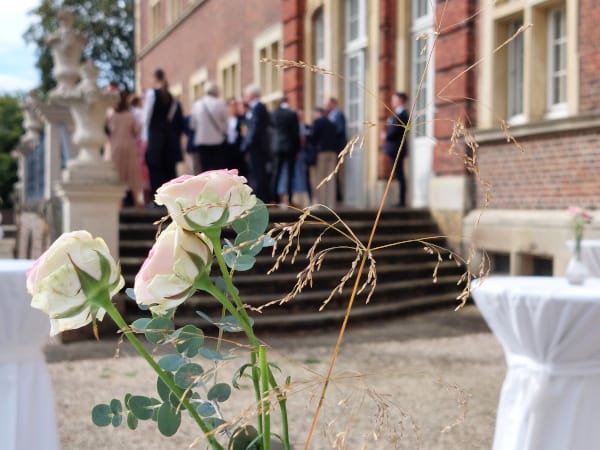 Die Feier zu 75 Jahre Pietsch startete mit einem Empfang am Schloss Ahaus.