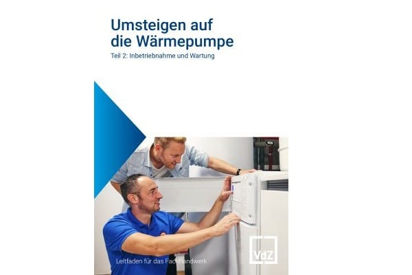 Cover des VdZ-Leitfadens "Unsteigen auf Wärmepumpe" Teil 2 mit Fachandwerker und Kunden for Inneneinheit Wärmepumpe.
