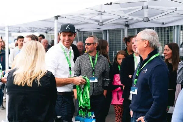 75 Jahre Gr&uuml;nbeck: Zahlreiche Interessierte informierten sich bei den F&uuml;hrungen &uuml;ber Produkte und Fertigungsst&auml;tten. Besonders spannend war die Besichtigung der neuen Hallen wie etwa des 2022 fertig gestellten Logistikzentrums.