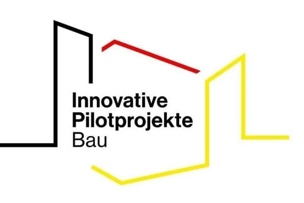 Logo Förderprogramm Innovative Pilotprojekte Bau mit schwarz rot golden Linien, die Häuserumrisse andeuten