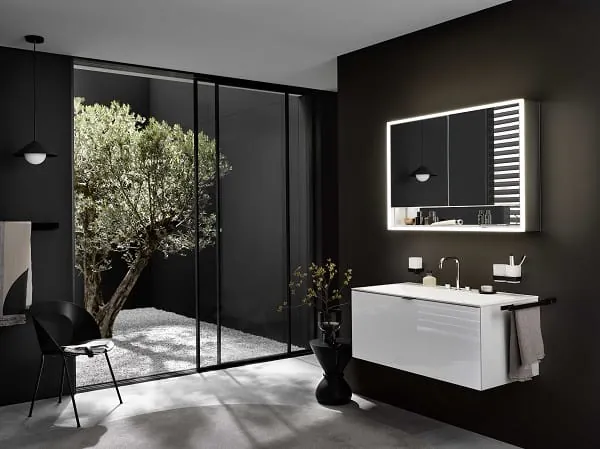 Die Loft-Serie bietet Lichtspiegelschr&auml;nke in Breiten von 600 bis 1.600 mm &ndash; jetzt auch mit einer neuen Breite von 1.400 mm f&uuml;r noch mehr Flexibilit&auml;t.