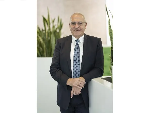 Dr. G&uuml;nter Stoll, Vorstand der neuen Gr&uuml;nbeck AG und Stiftungsvorstand der Loni und Josef Gr&uuml;nbeck-Stiftung, freut sich &uuml;ber die gelungene Umfirmierung.