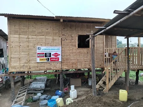 Werkzeughersteller unterstützen Bauprojekt in Ecuador