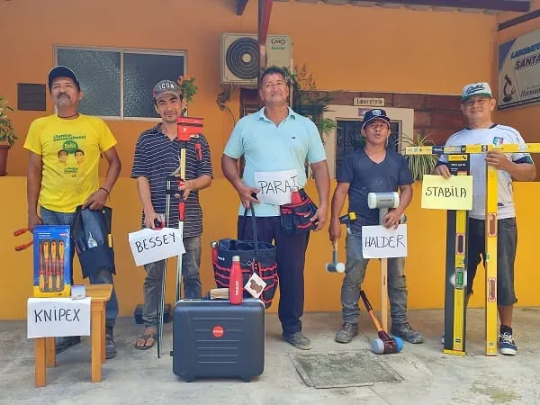 Die Ankunft der Werkzeuge in Ecuador sorgt f&uuml;r gro&szlig;e Vorfreude bei allen Beteiligten.