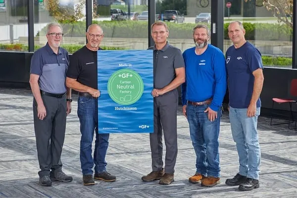 Das Führungsteam des Werks in Hutchinson (USA) mit Ryan Fleser (Director, Quality & EHS), John Sommers (Site Manager), Jon Sillerud (Vice President of Integrated Supply Chain), Alec Nord (Manager, Operations & Facilities Projects), Steve Avery (Maintenance Manager) (v.l.).