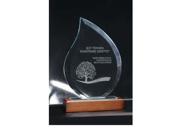 Mit einem eigenen Nachhaltigkeitsaward zeichnet perma-trade seine „Top 3 Mülleinsparer“ unter den SHK-Betrieben aus, die sich besonders aktiv am Recycling-System beteiligt haben.