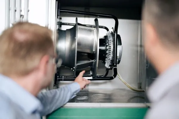 Einsparpotenzial bereits gehoben, wie ein eindrucksvolles Praxisbeispiel aus mehreren Krankenhäusern zeigt.