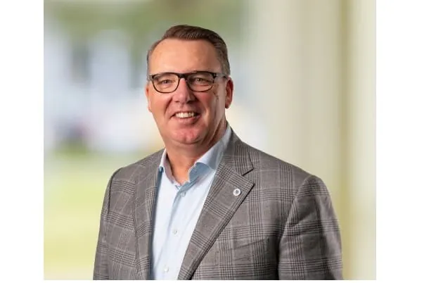 Richard Lek tritt Nachfolge von Marc Vandiepenbeeck an, der weiterhin als Chief Financial Officer bei Johnson Controls t&auml;tig ist. 