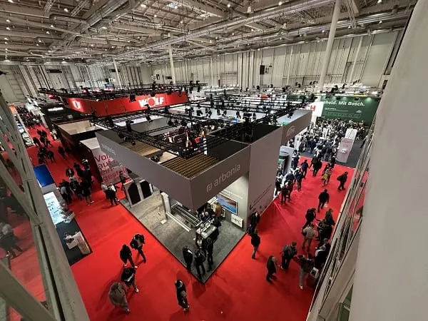 Mit mehr als 650 nationalen und internationalen Ausstellenden, rund 50 weiteren Angeboten von Kooperationspartnern, Unternehmen und Verbänden füllt die GET Nord 2024 erstmals neun Hallen.