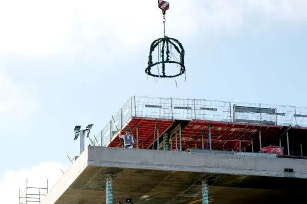 Beim Preview-Event feierte der Neubau des GT Hub am Allg&auml;u Airport Richtfest. Bis Mitte 2025 soll das Geb&auml;ude bezugsfertig sein